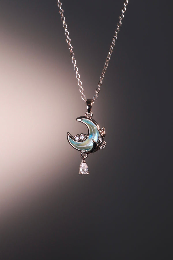Halskette mit blauem Mondstein, Rose und Mond
