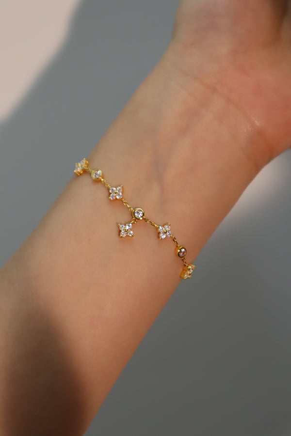 18K Vergoldetes Multi-Starlight-Blütenarmband