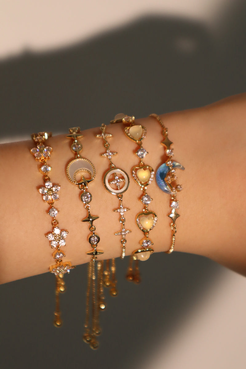 18K gold-plated chain bracelet with moonstone, crescent moon and star charms