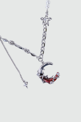 Silver-plated red crescent moon necklace with synthetic pearls and zirconia diamonds