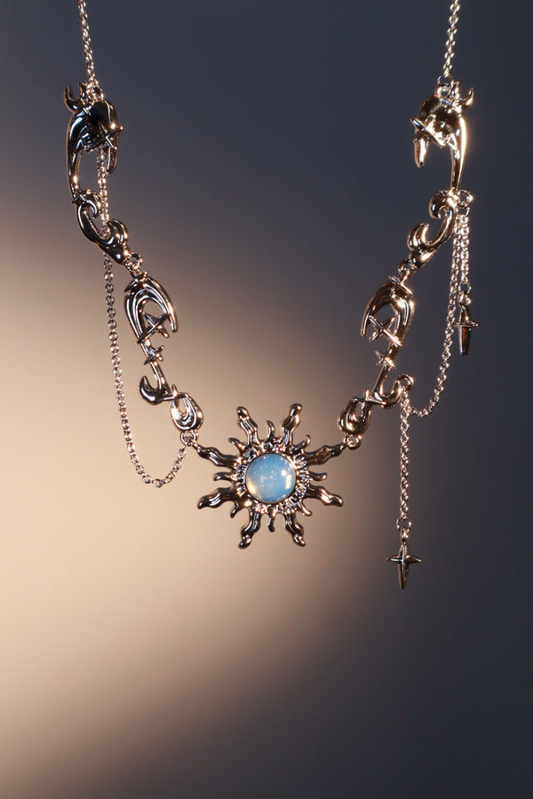 Collar Frostfire Sun chapado en oro blanco paladio