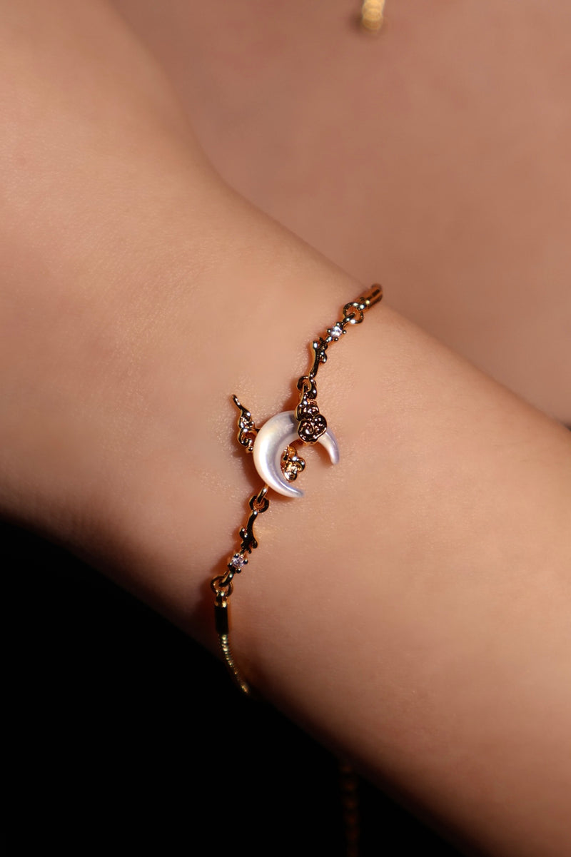18K Real Gold Plated Natural Shell Moon Bracelet