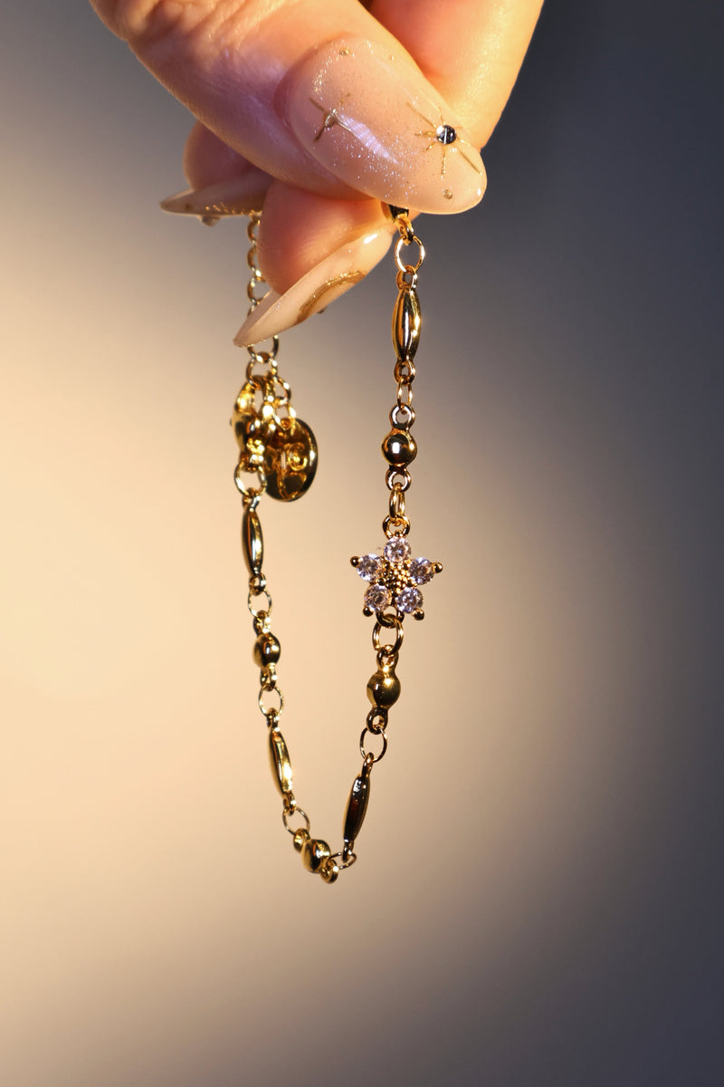 18K gold plated bracelet with a starlight bloom of sparkling zirconia