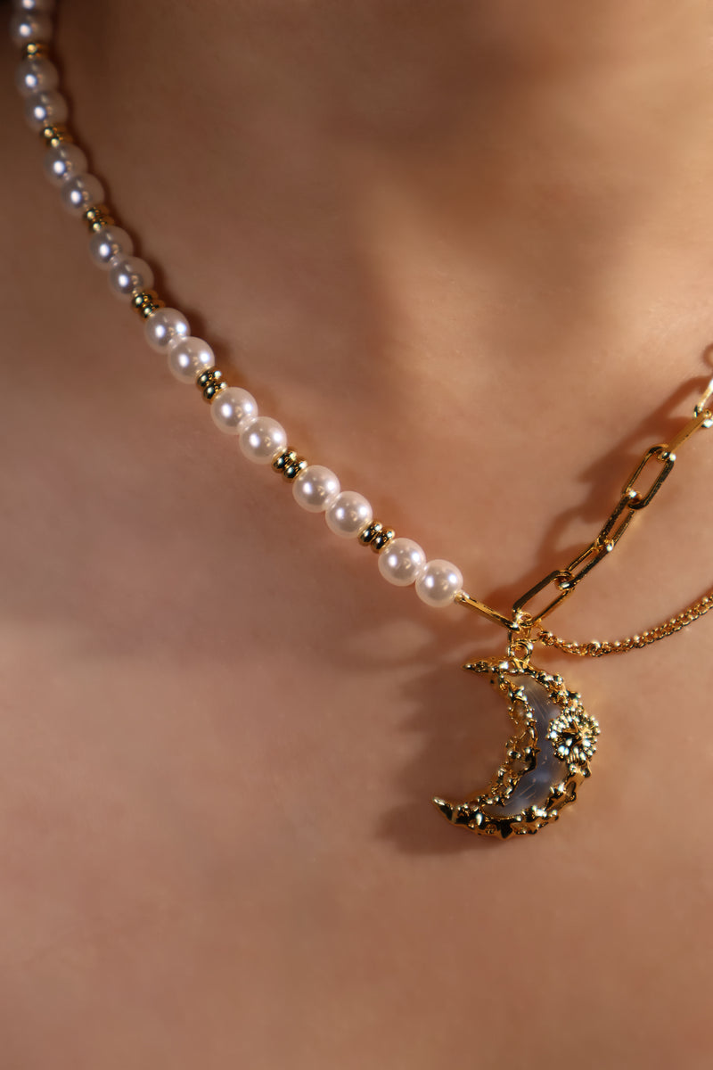 18K Real Gold Plated Moon Resin Pearls Necklace
