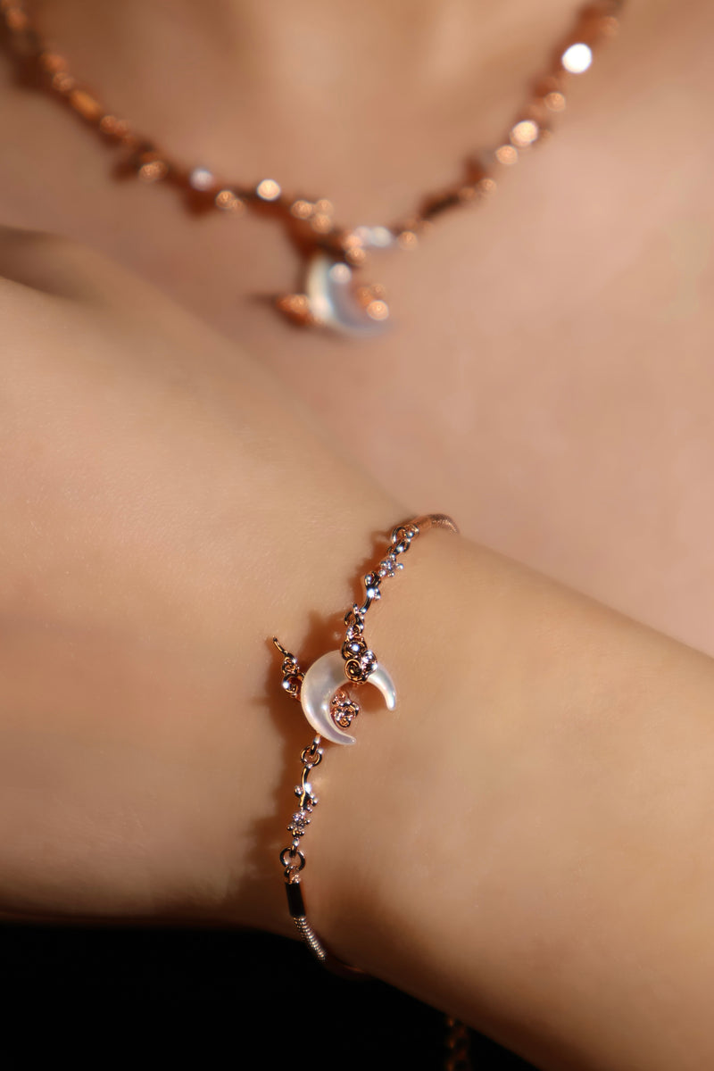 18K Rose Gold Plated Natural Shell Moon Bracelet