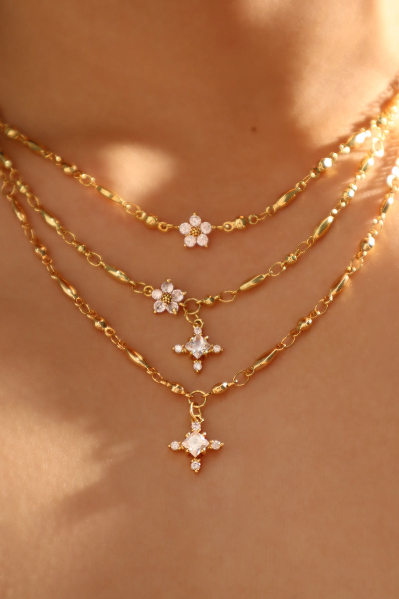 18K gold-plated cross pendant necklace lined with zirconia diamonds