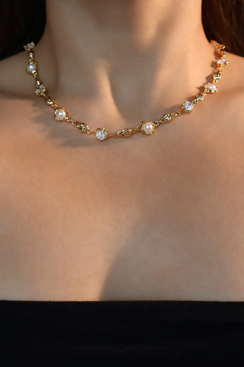 Gold-plated shell moon pendant and pearl diamond necklace set for layering