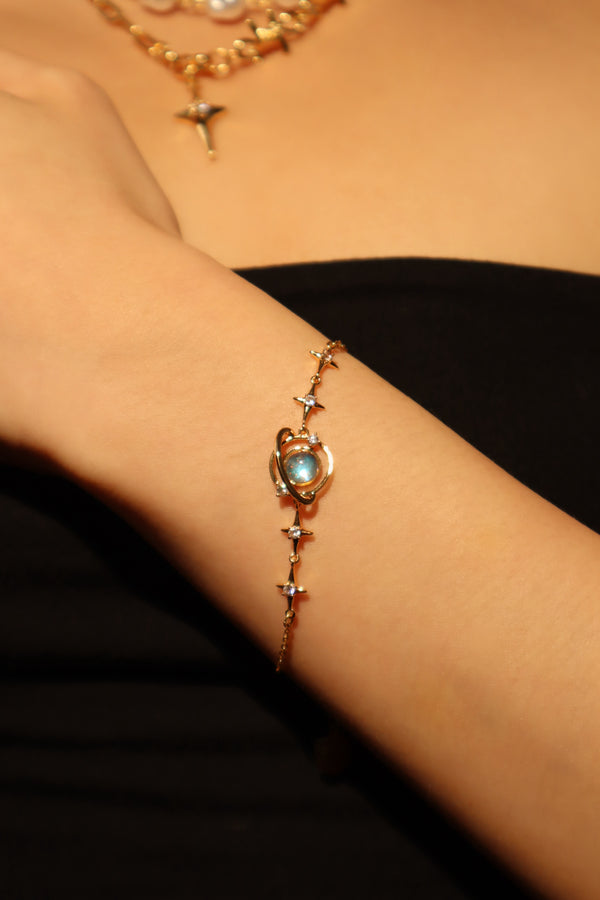 Mit echtem 18K Gold vergoldetes Mondstein-Saturn-Stern-Armband