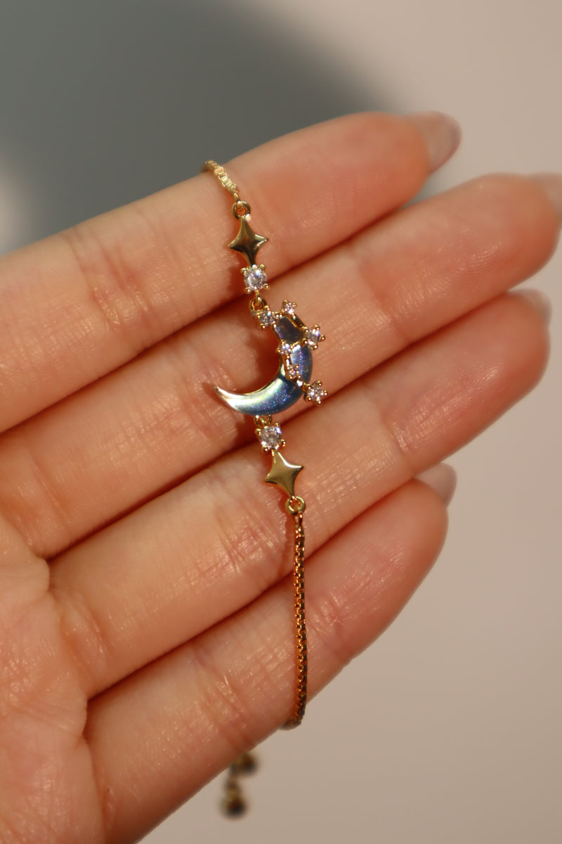 18K gold-plated chain bracelet with moonstone, crescent moon and star charms