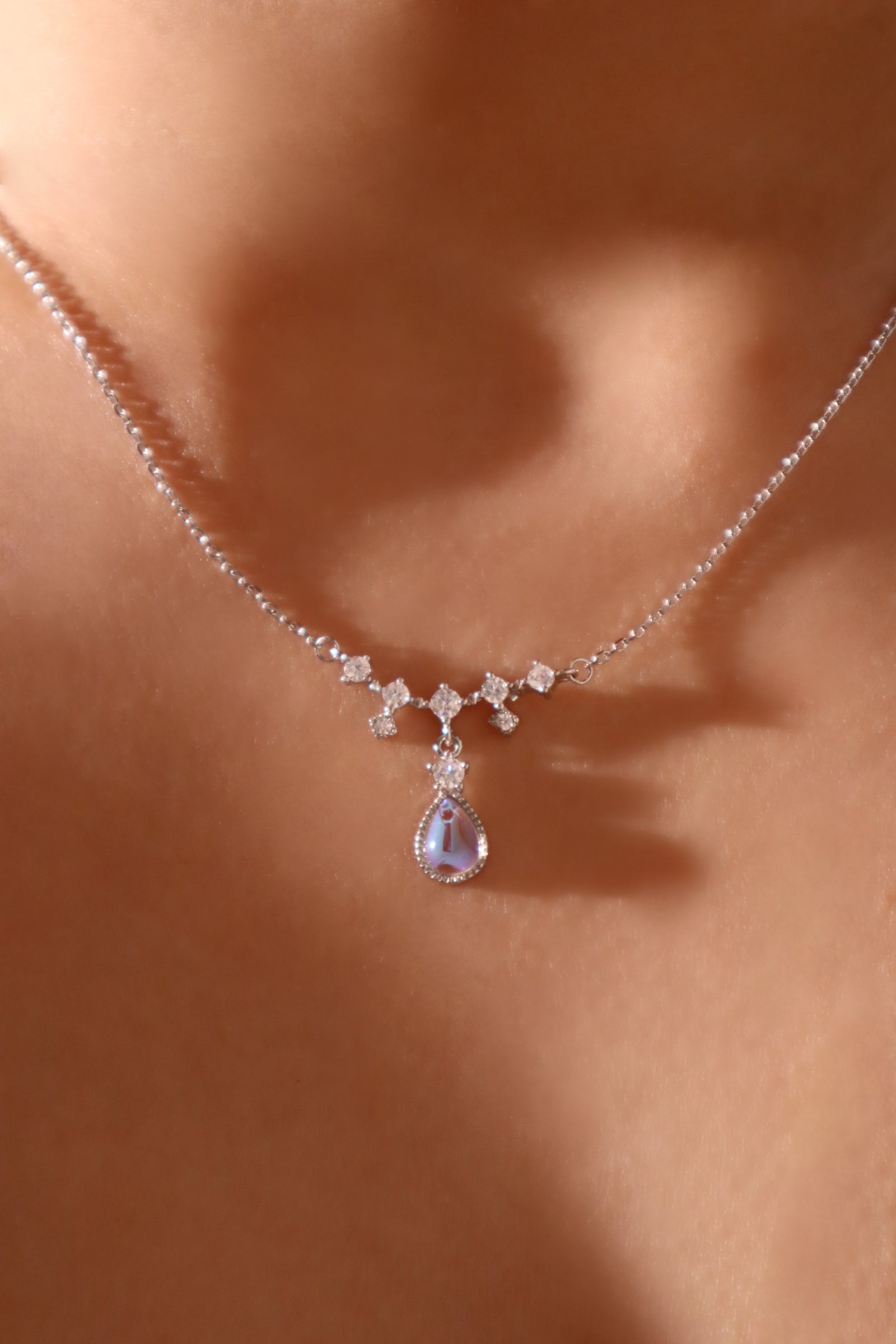 925 Sterling Silver Moonstone Droplet Necklace