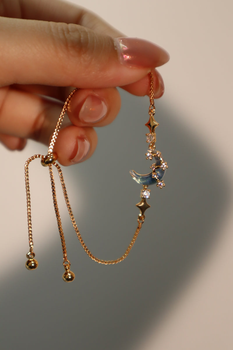 18K gold-plated chain bracelet with moonstone, crescent moon and star charms