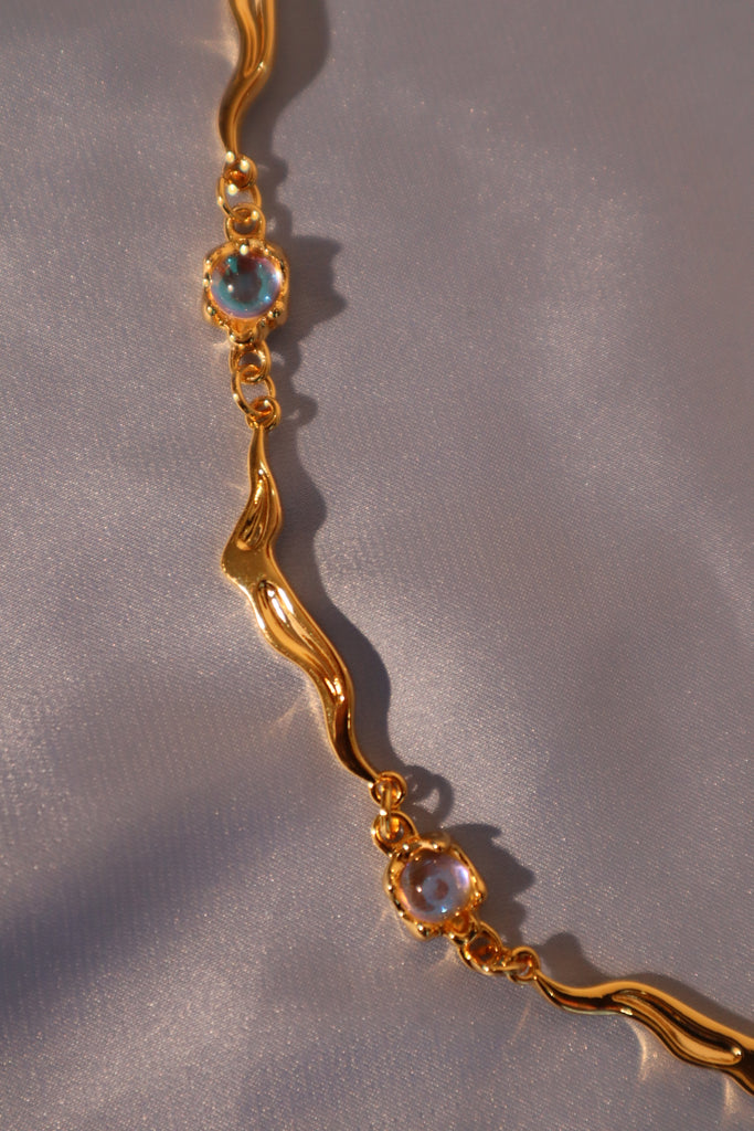 18K Gold Moonstone Wave Necklace | Dainty Celestial – Cutethingscommin