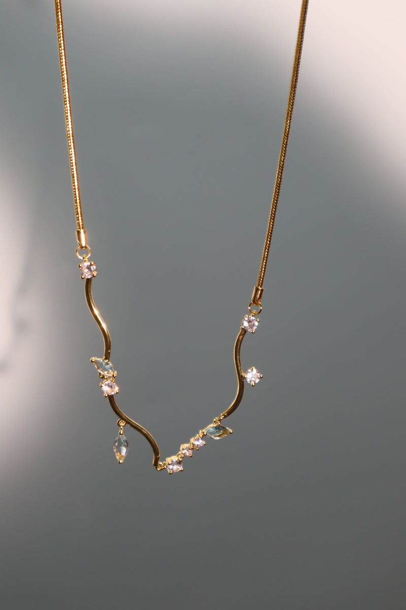 18K gold-plated necklace with blue gemstones and zirconia diamonds