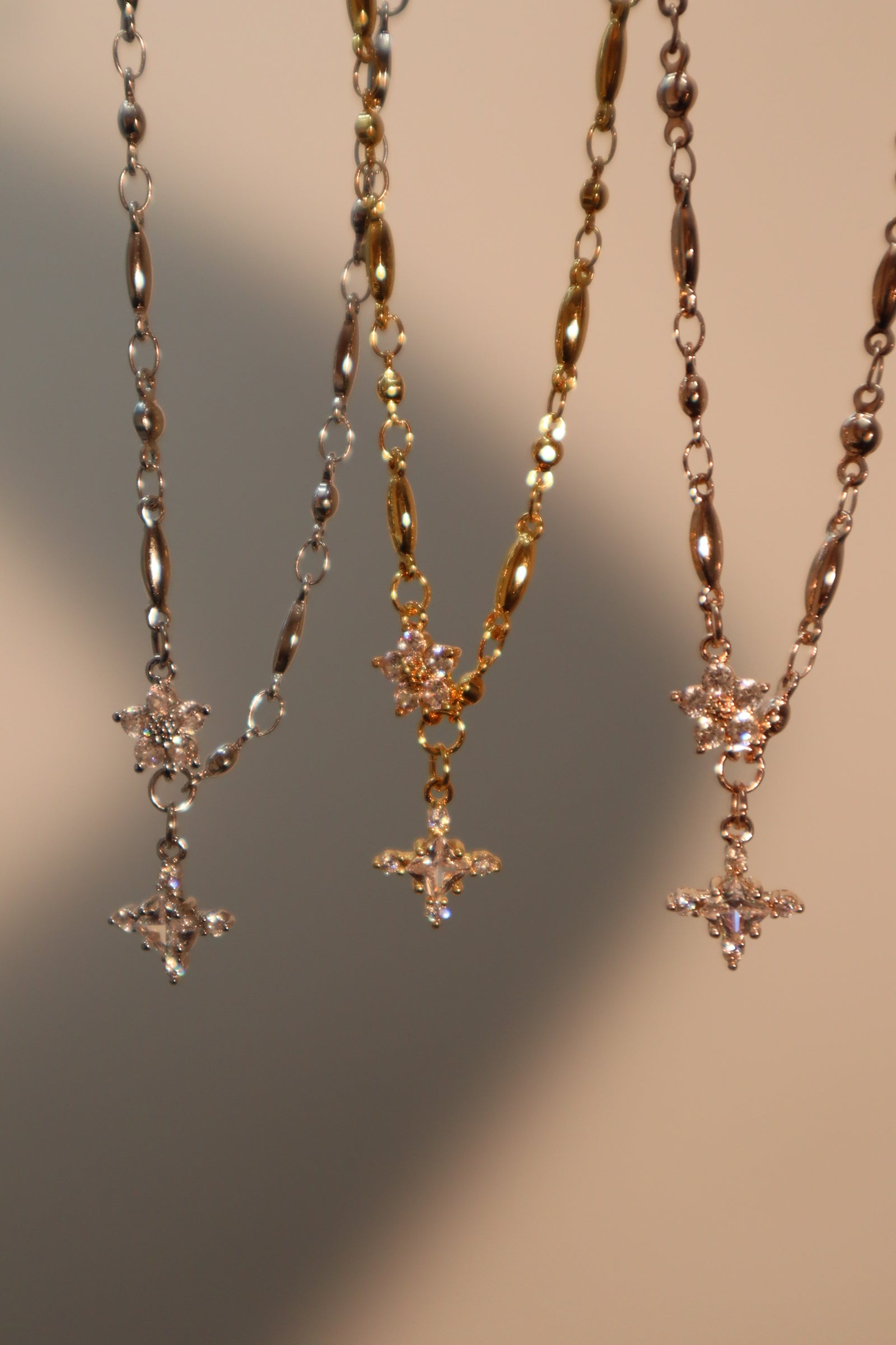 Cross Pendant Necklace in Gold | Kendra Scott