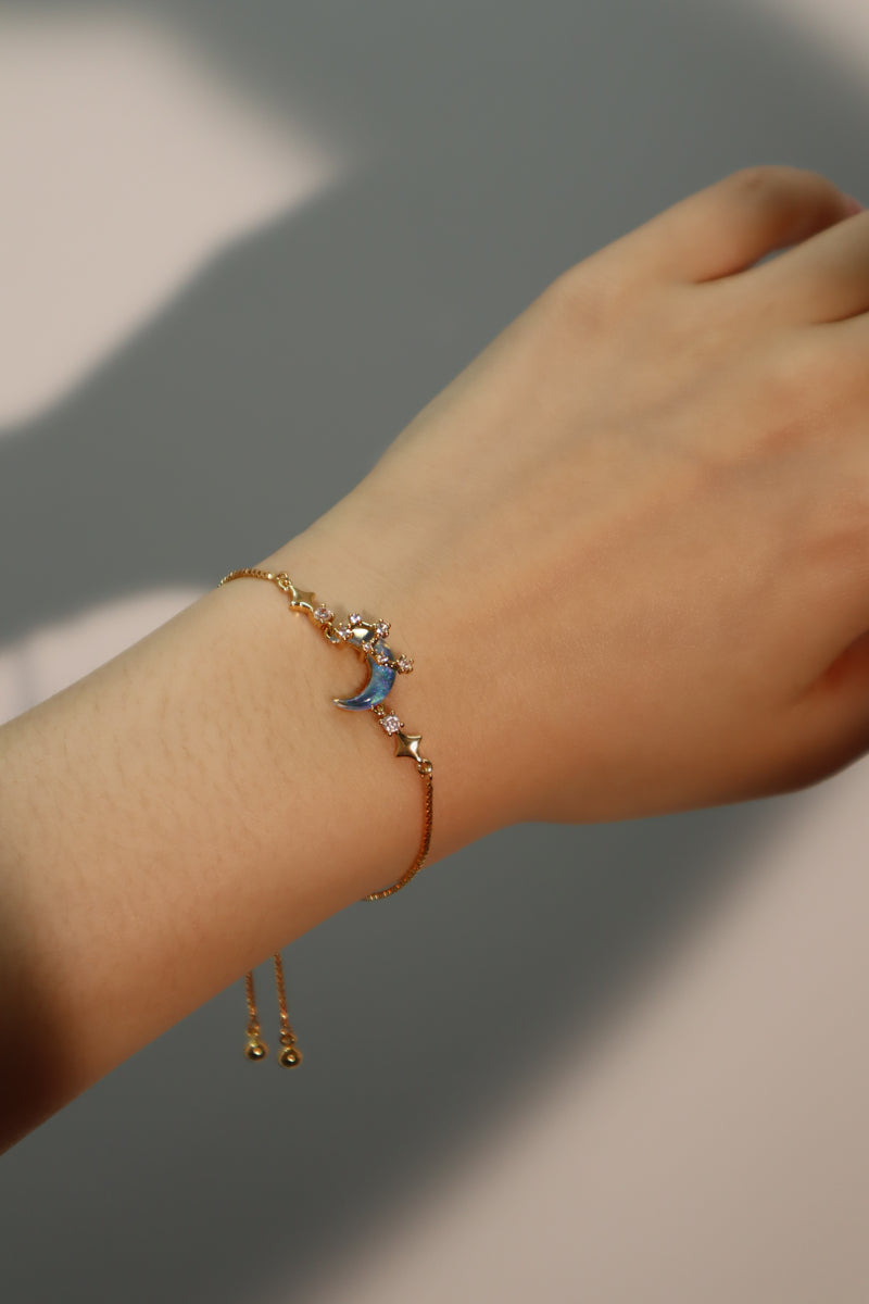 18K gold-plated chain bracelet with moonstone, crescent moon and star charms
