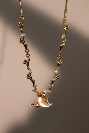 Gold-plated shell moon pendant and pearl diamond necklace set for layering