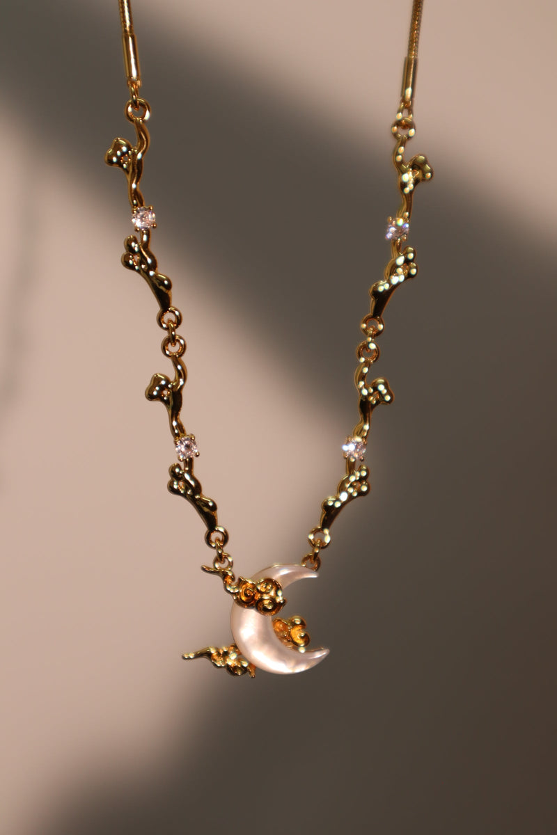Gold-plated shell moon pendant and pearl diamond necklace set for layering