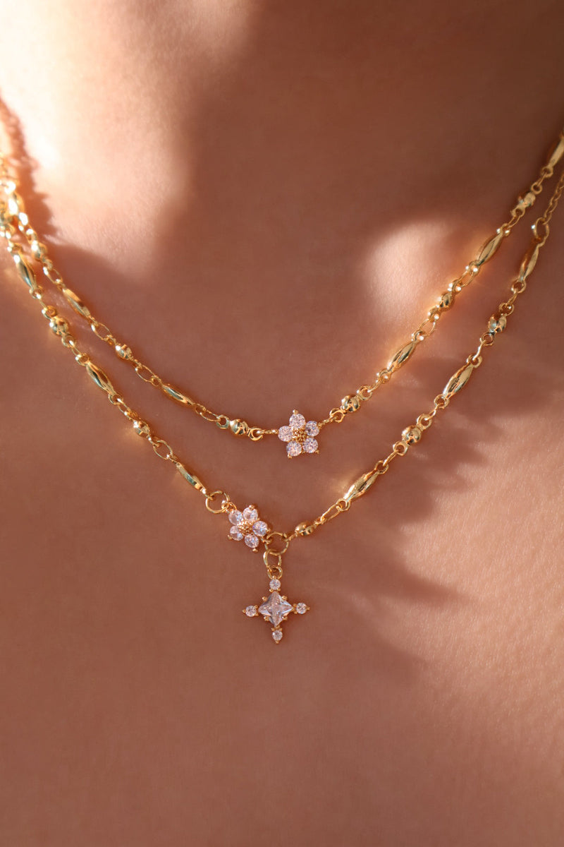 18K gold-plated cross pendant necklace lined with zirconia diamonds