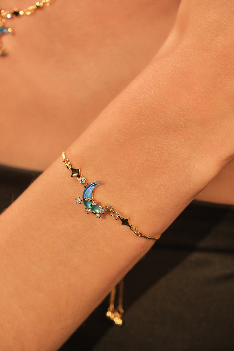 18K gold-plated chain bracelet with moonstone, crescent moon and star charms