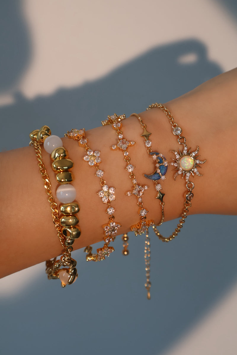 18K gold-plated chain bracelet with moonstone, crescent moon and star charms