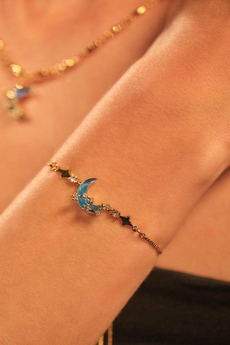 18K gold-plated chain bracelet with moonstone, crescent moon and star charms