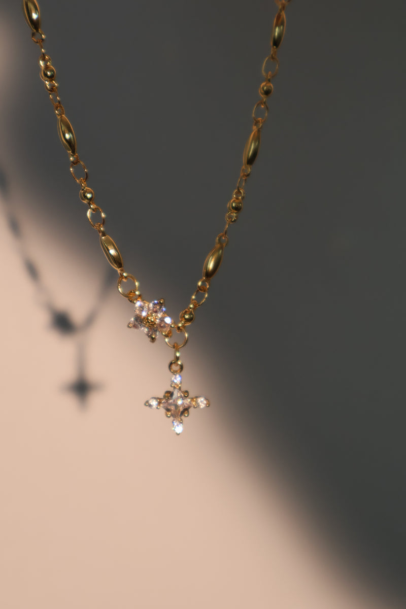 18K gold-plated cross pendant necklace lined with zirconia diamonds