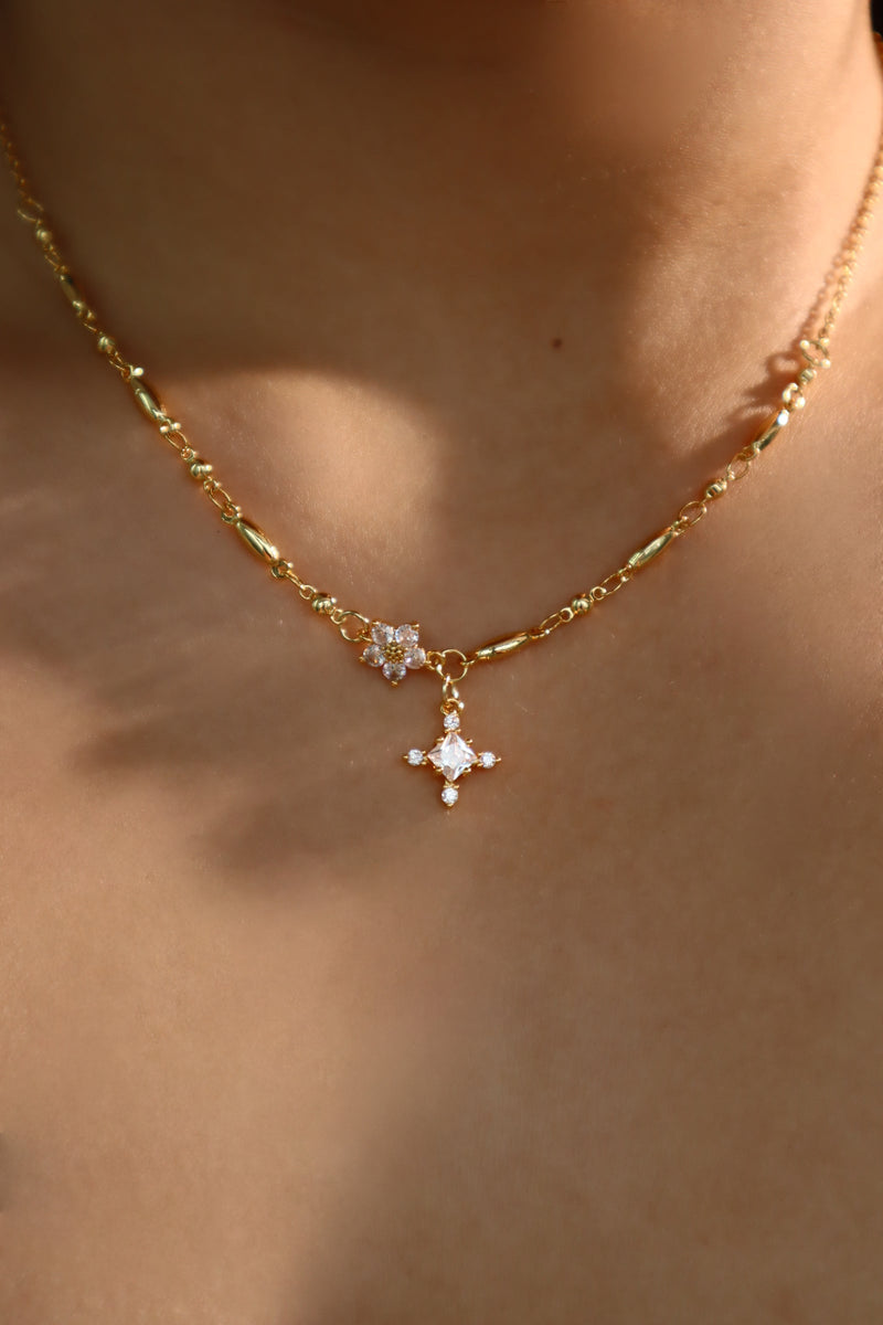 18K gold-plated cross pendant necklace lined with zirconia diamonds