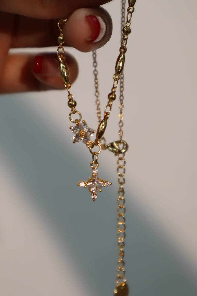 18K gold-plated cross pendant necklace lined with zirconia diamonds