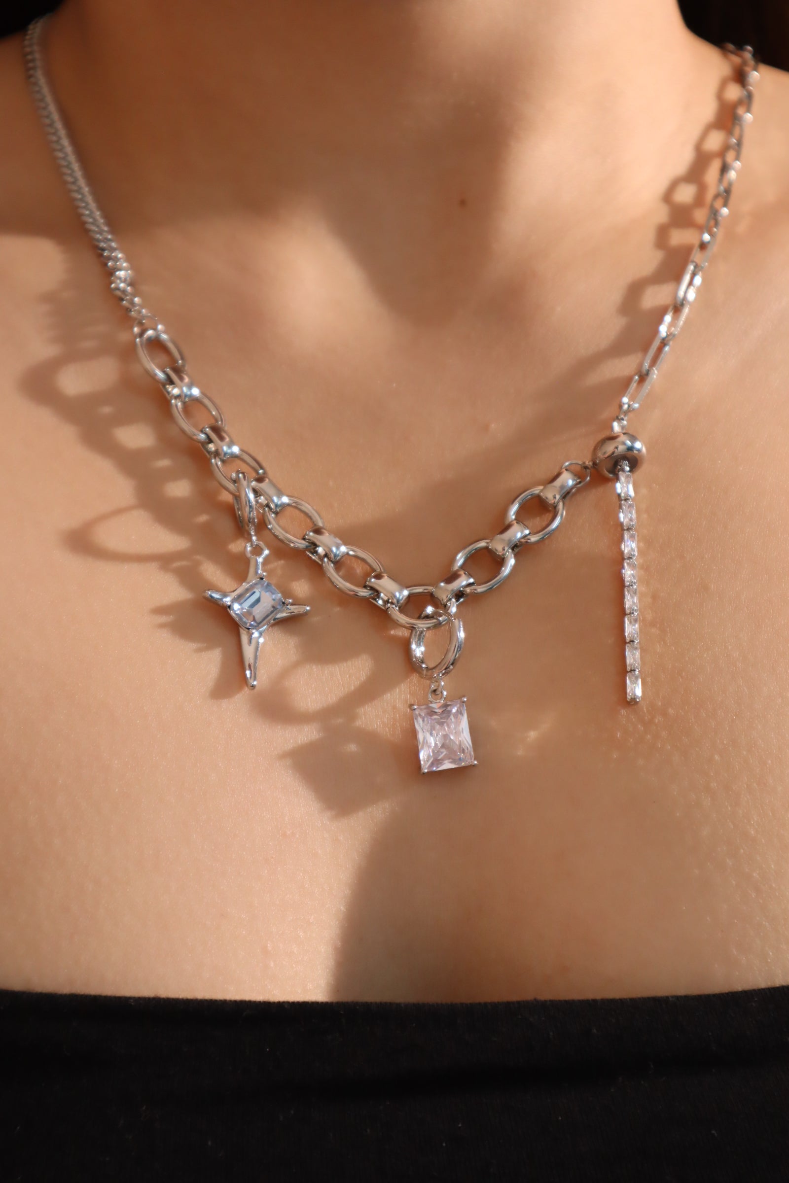 Platinum Plated Diamonds Star Chain Necklace (EARRINGS INCLUDED)