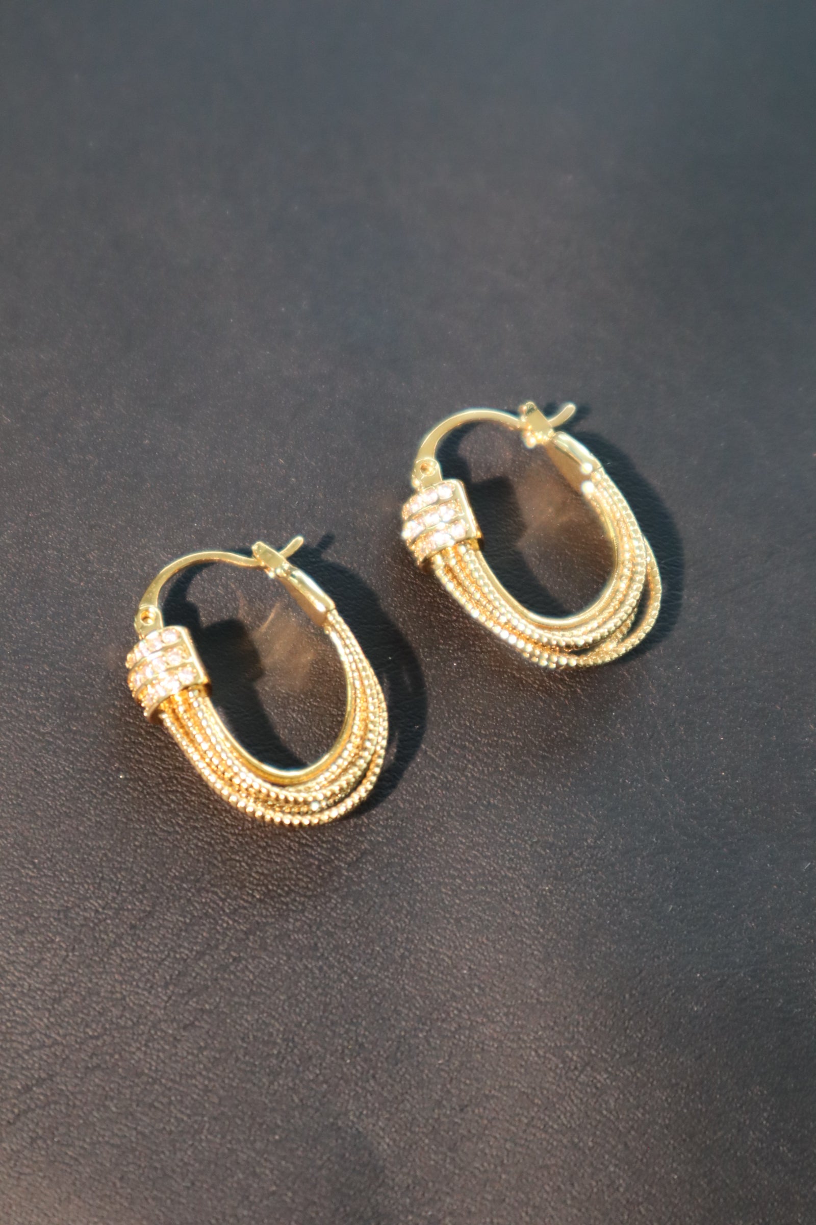 18K Gold diamonds hoop earrings
