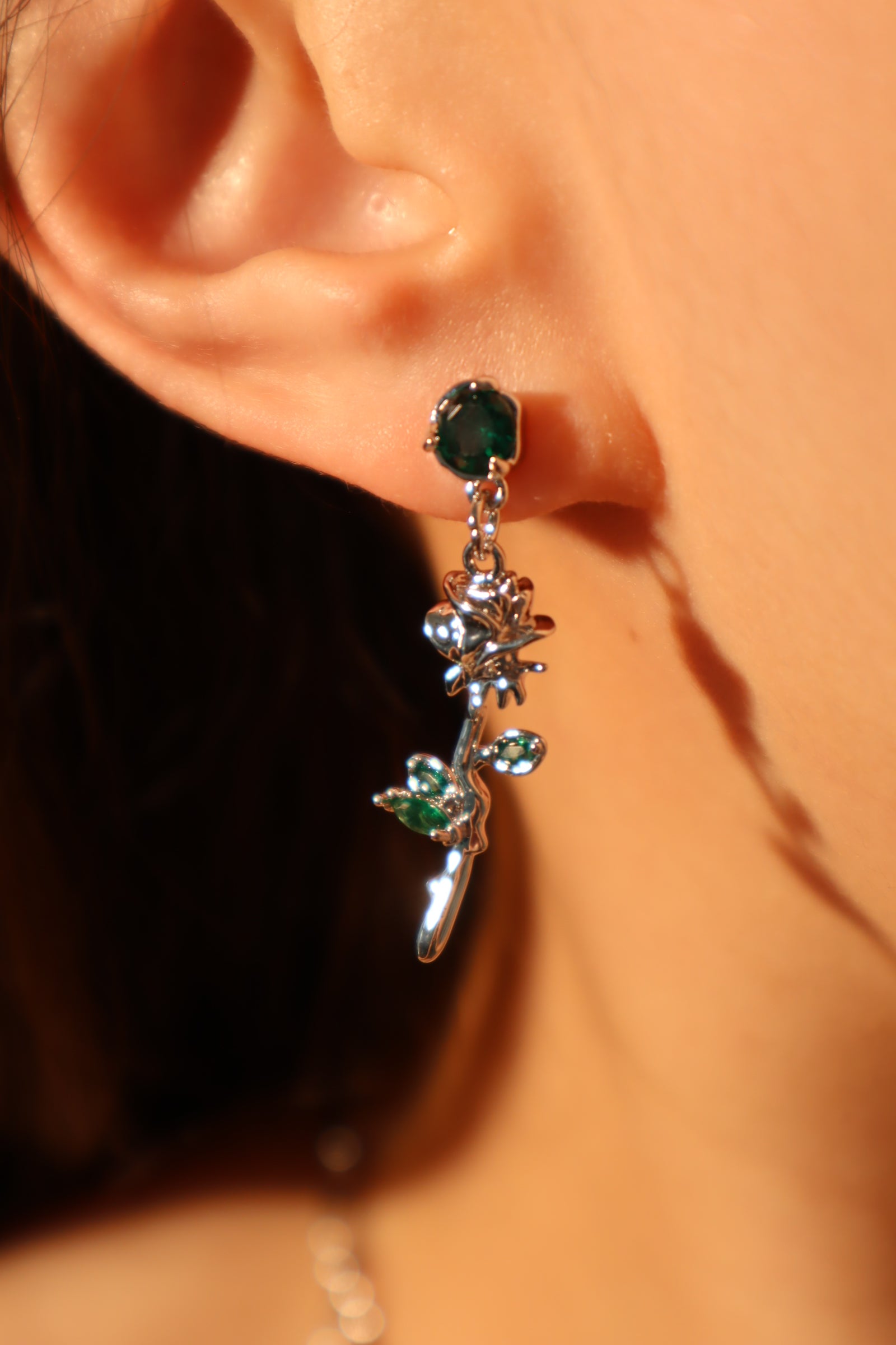 Platinum plated green gems rose Earrings