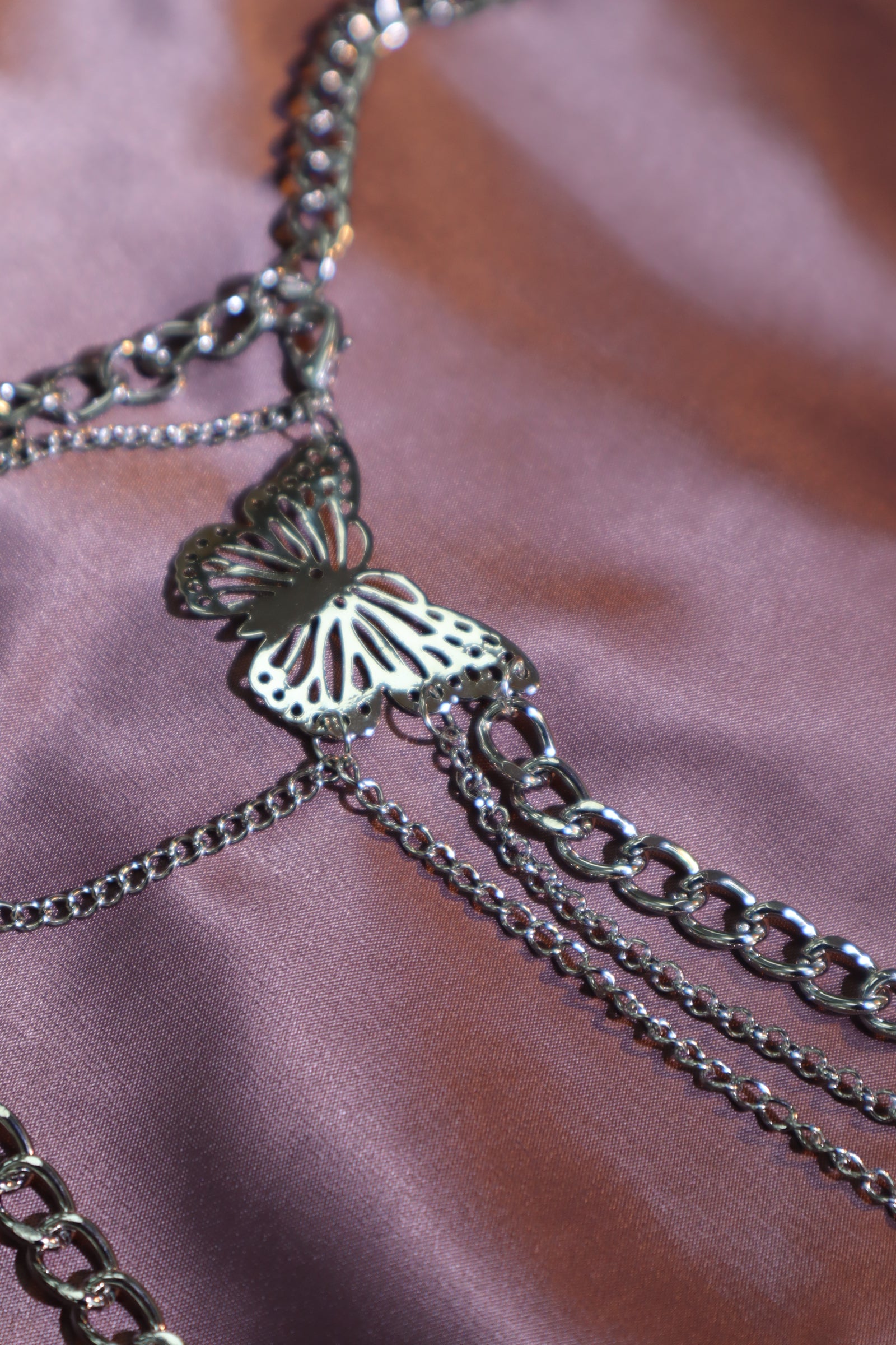 Butterfly waist chain