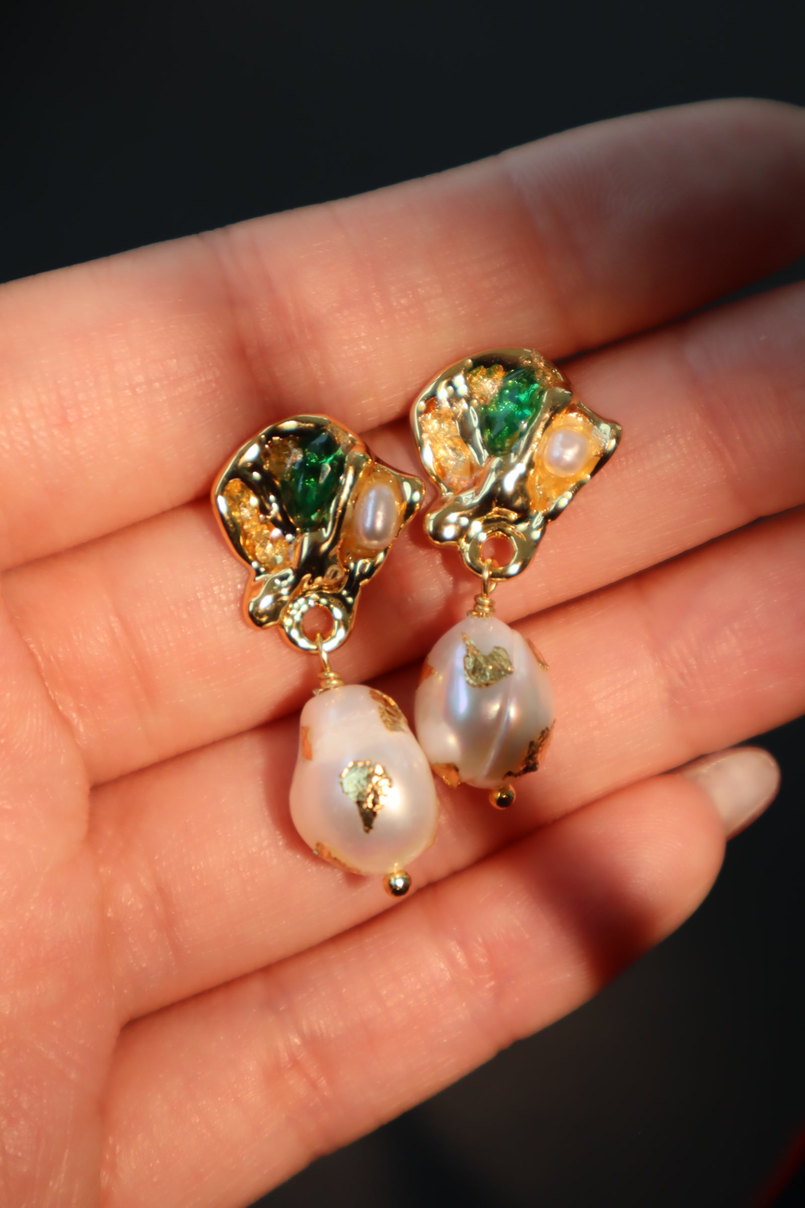 18K gold green gem pearl Earrings